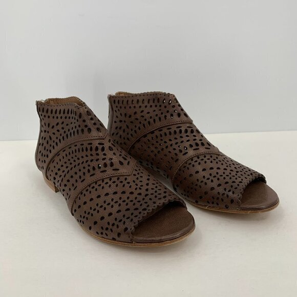 Cordani Bayous Peep Toe Bootie laser cut-out shoe Italy brown scallop 36 5 5.5 - Picture 1 of 7